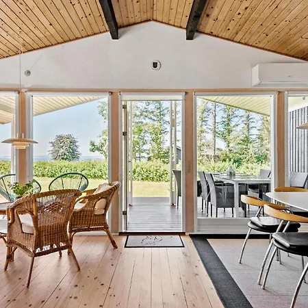 Lovely Home In Ebeltoft With Sauna *